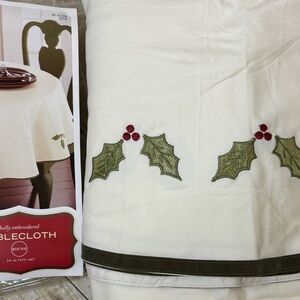 NEW 70 inch Round Embroidered Holly Leaf Tablecloth